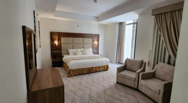 Люкс с видом на бассейн Golden Elite Hotel