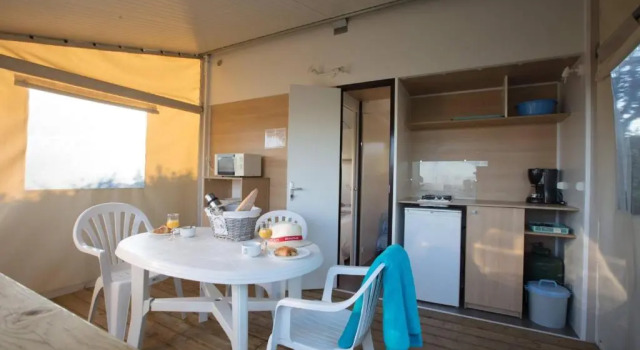 Тент Camping La Grappe Fleurie