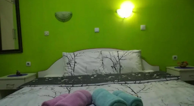 Полулюкс с балконом Karoski Apartments & Suites
