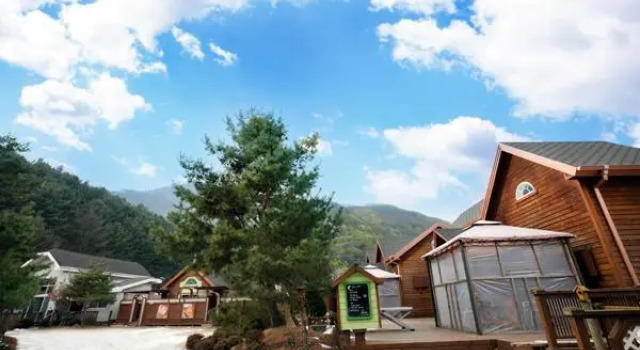 Pocheon Dalbitjungwon Pension, Prenota Hotel Hotel a Gyeonggi-do con parcheggio, Parcheggio