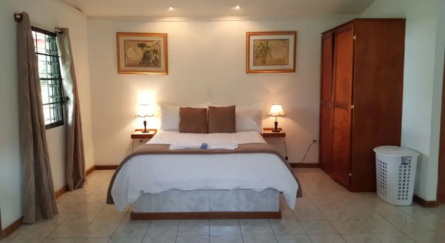 Roaring River Golf & Accommodations, Book Hotel Hoteller i Belmopan med parkering, Parkering