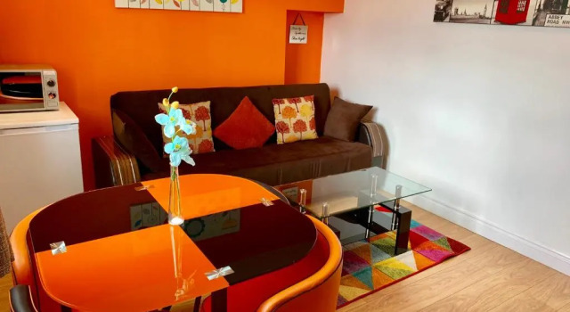 Апартаменты c 1 комнатой 2 Bedroom 2 Bathroom Ground Floor Apartment in Newbury Park Ilford with Garden Parking and Fast WiFi
