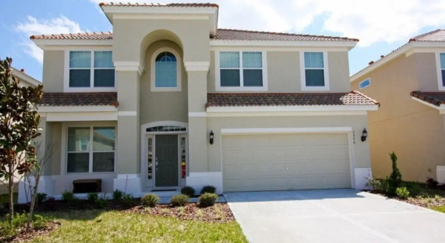 Stunning 6 Bedroom 4 Bath Villa with Private South Facing Pool