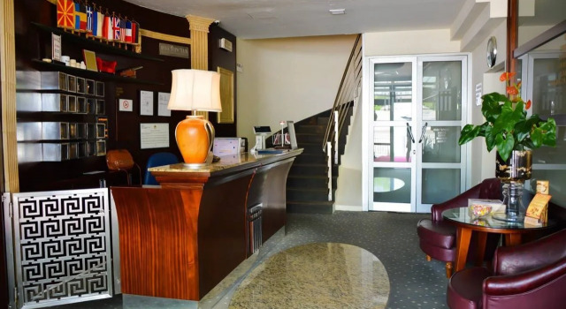 Atina Hotel Banja Luka, Забронировать Отель Отели Баня-Лука с завтраком, рядом с Kastel Fortress, Завтраки