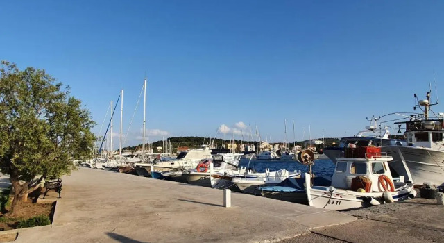 Apartment Marija, Забронировать Апартаменты/квартира Езера Murter Island