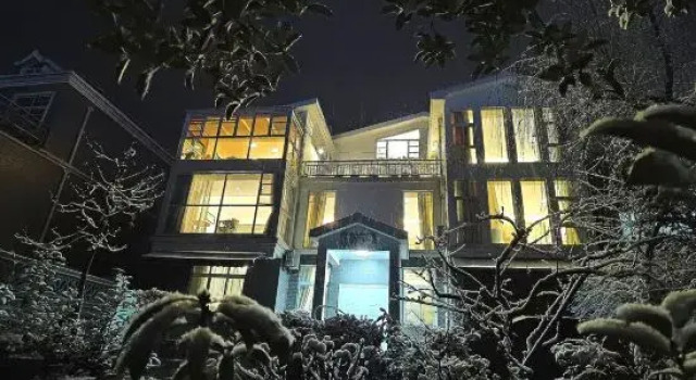 Lichuan Huajianyin Homestay, Prenota Hotel Hotel a Enshi Prefecture con parcheggio, Parcheggio