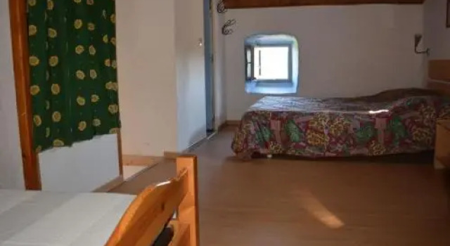 House Grospierres 3 Pers 45 M2 2 1, Rezerwuj Hotel Hotele w Owernia z parkingiem, Parking
