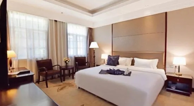 Люкс Deluxe Yuntian Garden Hotel
