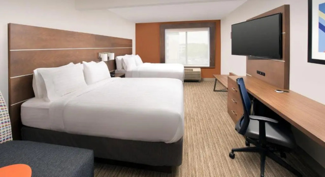 Четырёхместный номер Standard Holiday Inn Express & Suites Baltimore - BWI Airport North by IHG