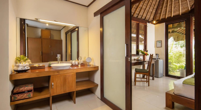 Alam Anda Ocean Front Resort & Spa Dive Resort, Забронировать Курортный отель Отели провинции Бали с завтраком, Завтраки