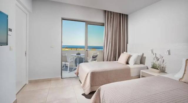 Семейный номер с видом на море Porto Bello Beach - All Inclusive
