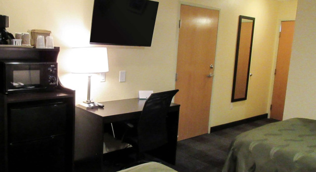 Четырёхместный номер Standard Quality Inn & Suites near NAS Fallon