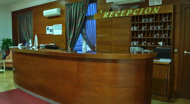 Hostal Luis XV, Забронировать Отель центр города Мадрид, рядом с Дом-музей Лопе де Вега