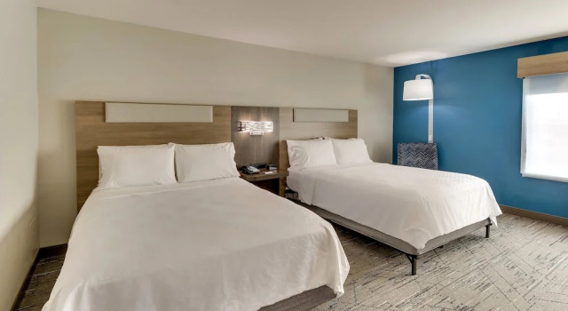 Четырёхместный номер Standard Holiday Inn Express & Suites - Ardmore by IHG
