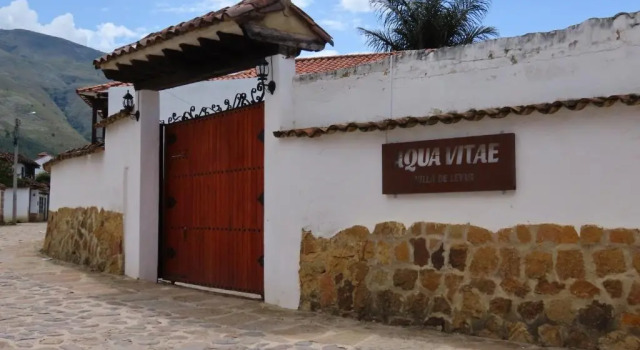 Полулюкс Deluxe Hotel Aqua Vitae