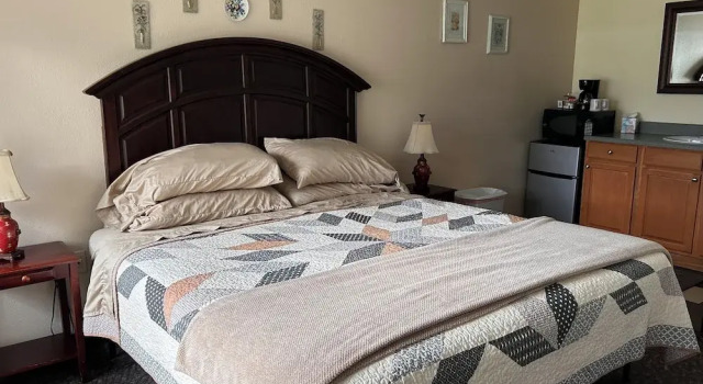 Двухместная студия Economy Цокольный этаж Bird Creek Motel