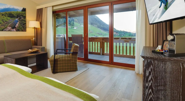 Полулюкс с балконом и с видом на горы Alpeiner - Nature Resort Tirol