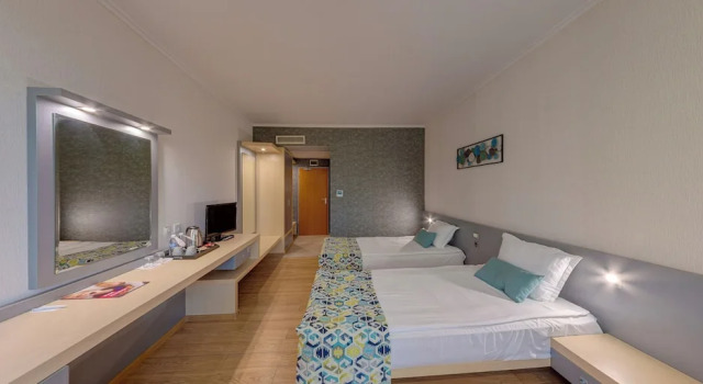 Номер Standard с балконом и с частичным видом на море Sol Marina Palace — Adults Only over 16