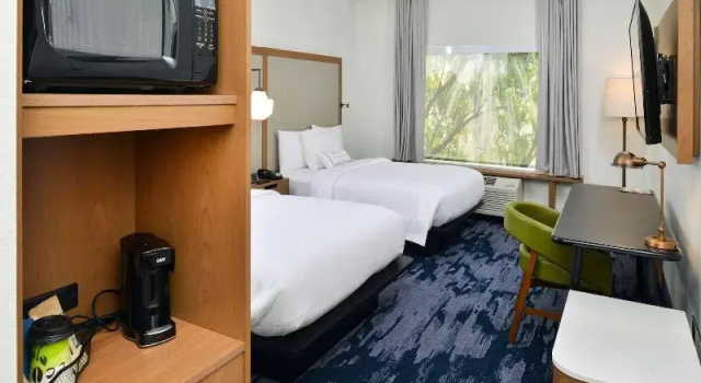 Четырёхместный номер Standard Fairfield Inn & Suites by Marriott Charlotte University Research Park