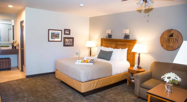 Номер Standard Adelaide Inn