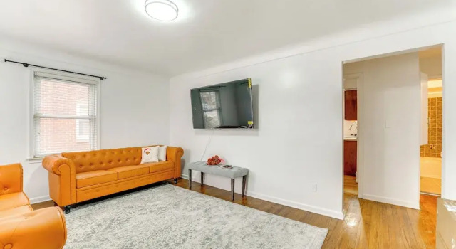13 Mi to Downtown Detroit: Bright Home, Rezervasyon Tatil Evi Dearborn Detroit Metropolitan Area