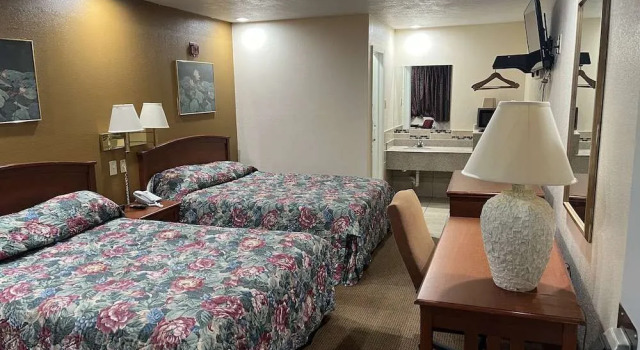 Executive Inn, Забронировать Мини-отель Отели Бенбрук с парковкой, Парковка