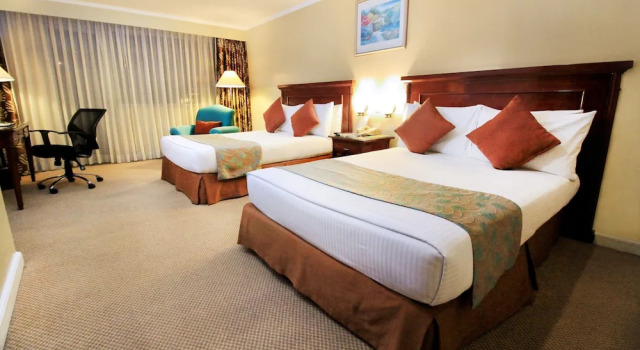 Двухместный номер Deluxe с балконом Oxford Suites Makati