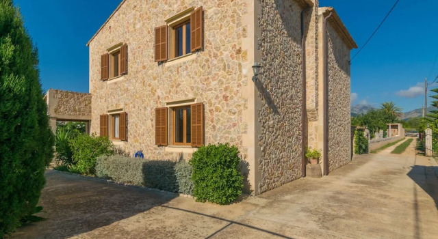 Can Tut, Book Villa Campanet 
