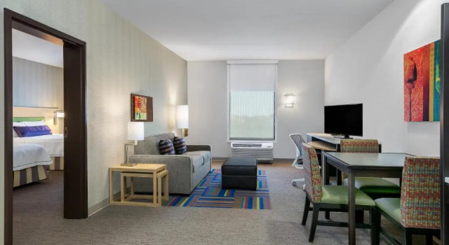 Четырёхместный люкс c 1 комнатой Home2 Suites By Hilton Austin Airport