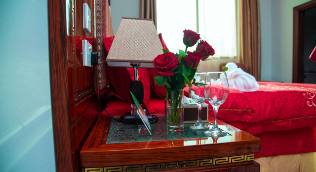 Люкс Executive Отель Tiffany Diamond Makunganya Street