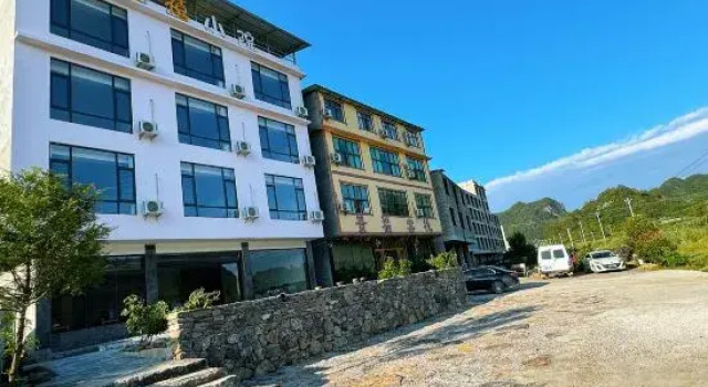 Jinxi Courtyard (Libo Xiaoqikong West Gate)