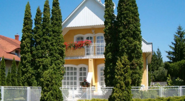 House Thuja Balatonmariafurdo, Prenota Hotel Balatonmáriafürdő 