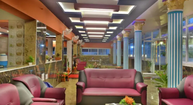 Woodland Holiday Resort, Varaa Lomakeskus Hotellit Tamil Nadu uima-altaalla, Uima-allas