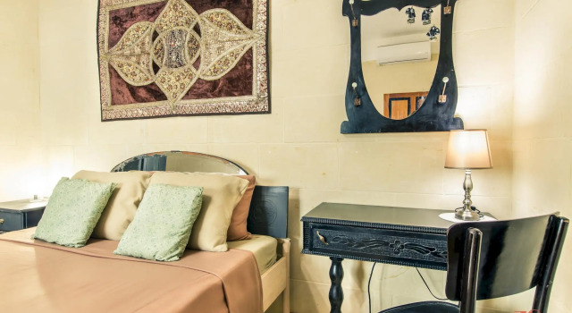 Retro Designer Homelike Apartment - close to beach, Varaa Huoneisto Munxar Gozo