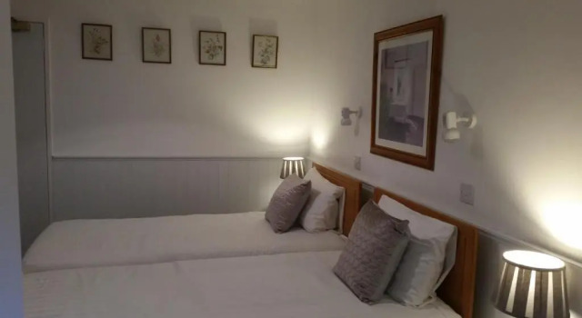 Halfway House Hotel, Забронировать Отель Отели Графства Антрим 3 звезды, 3*