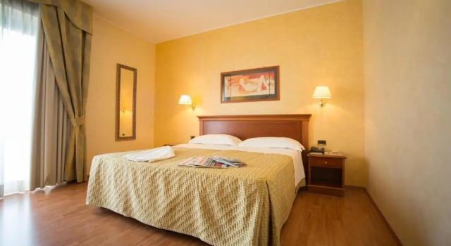 Полулюкс Hotel Levante