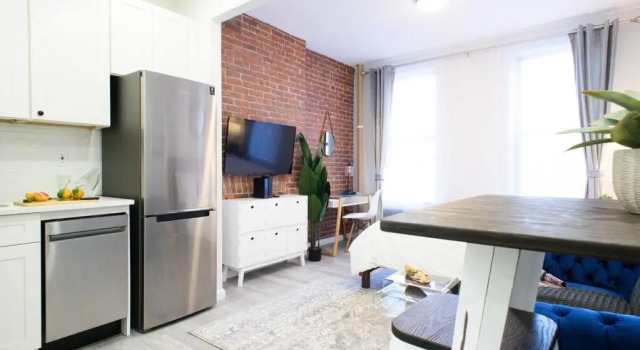 Апартаменты 240-5 NEW Prime Location Studio W D in Unit