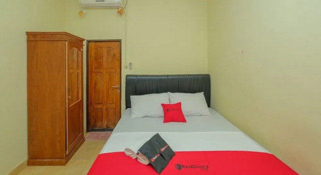 RedDoorz Syariah Near Taman Murjani 2