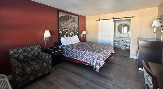 Motel 6 Pasadena, CA Old Town Pasadena Area, Забронировать Мотель Отели Пасадена с завтраком, Завтраки