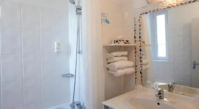 Трёхместный номер Standard Best Western Hôtel Cap Coz