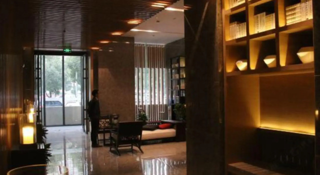 Earl Holiday Inn (Wuhu High speed Railway Station Tianmenshan Road Subway Station Store)