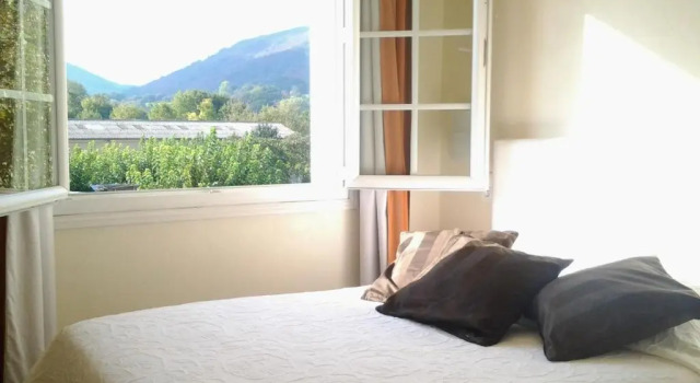 Номер Economy Logis Hôtel Mendi Alde