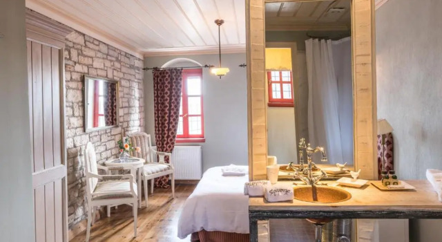 Village Primoula Suites & Spa