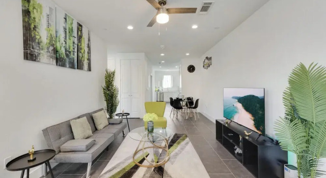 Апартаменты с балконом и с видом на город Dallas City Views