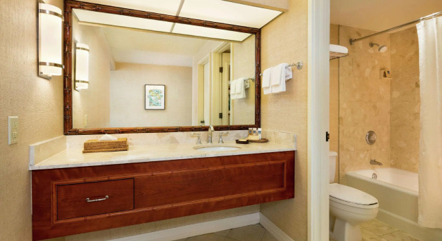 Четырёхместный номер Standard с видом на океан Hilton Grand Vacations Club Ocean Tower Waikoloa Village