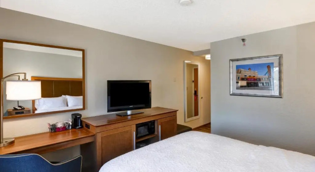 Номер Hampton Inn Memphis-Poplar
