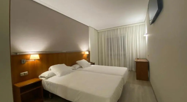 Трёхместный номер Standard Hotel Ciudad de Compostela