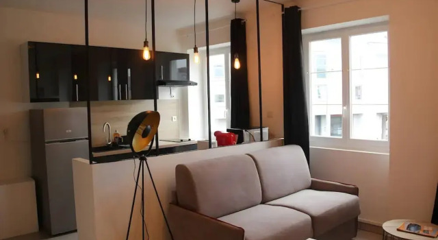 Downtown Living With a View, Ideal for 4, Забронировать Апартаменты/квартира Ле-Ман Sarthe