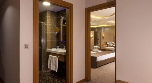 Люкс с видом на окрестности MAJURA HOTEL BUSINESS