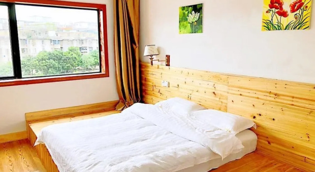 Lakeside Hostel